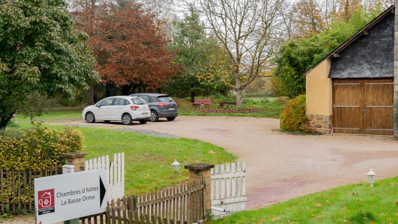 Domaine De La Basse Orme Les Iffs Exterior foto